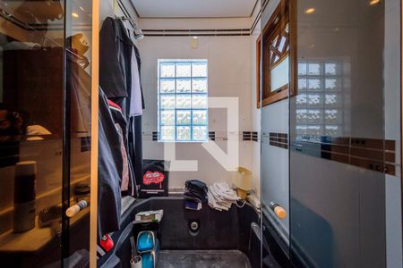 Casa à venda com 100m², 4 quartos e 5 vagas Casa à venda com 100m², 4 quartos e 5 vagasBanheiro da Suíte