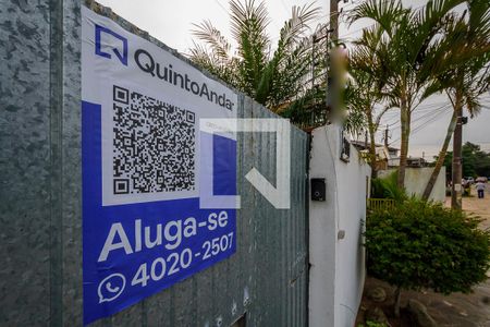 Casa à venda com 100m², 4 quartos e 5 vagas Casa à venda com 100m², 4 quartos e 5 vagasPlaquinha