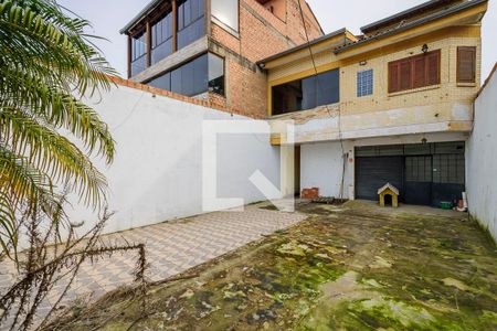 Casa à venda com 100m², 4 quartos e 5 vagas Casa à venda com 100m², 4 quartos e 5 vagasQuintal