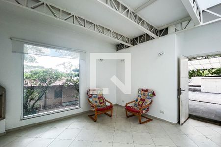 Casa à venda com 250m², 3 quartos e 2 vagas Casa à venda com 250m², 3 quartos e 2 vagasCobertura