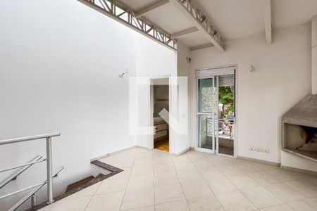 Casa à venda com 250m², 3 quartos e 2 vagas Casa à venda com 250m², 3 quartos e 2 vagasCobertura