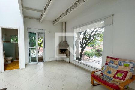 Casa à venda com 250m², 3 quartos e 2 vagas Casa à venda com 250m², 3 quartos e 2 vagasCobertura