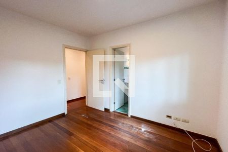 Casa à venda com 250m², 3 quartos e 2 vagas Casa à venda com 250m², 3 quartos e 2 vagasSuite 2