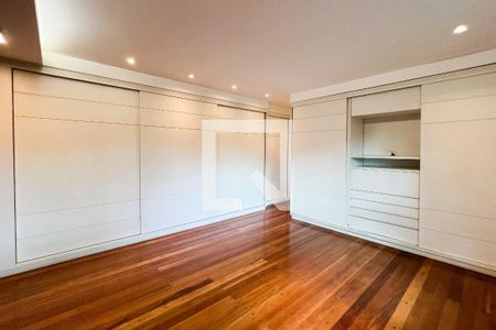 Casa à venda com 250m², 3 quartos e 2 vagas Casa à venda com 250m², 3 quartos e 2 vagasSuite 3