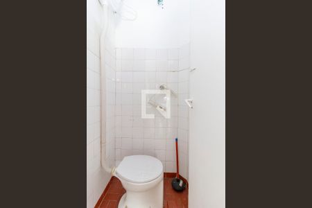 Casa à venda com 150m², 2 quartos e 1 vaga Casa à venda com 150m², 2 quartos e 1 vagaEdícula - Banheiro