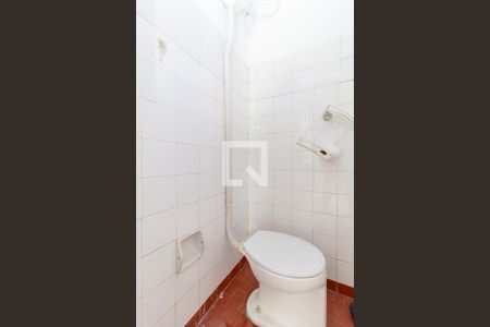 Casa à venda com 150m², 2 quartos e 1 vaga Casa à venda com 150m², 2 quartos e 1 vagaEdícula - Banheiro