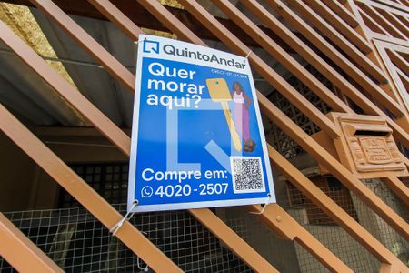 Casa à venda com 196m², 3 quartos e 1 vaga Casa à venda com 196m², 3 quartos e 1 vagaFachada