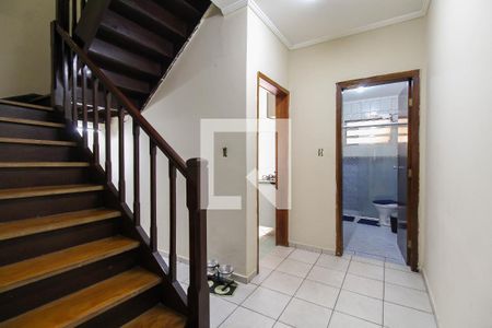 Casa à venda com 196m², 3 quartos e 1 vaga Casa à venda com 196m², 3 quartos e 1 vagaEscada