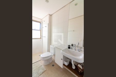 Apartamento à venda com 147m², 3 quartos e 3 vagasSuíte 3, banheiro 