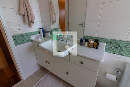Apartamento à venda com 147m², 3 quartos e 3 vagasSuíte 1, banheiro 