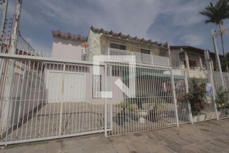 Casa à venda com 300m², 3 quartos e 4 vagasFachada