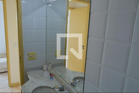 Apartamento para alugar com 106m², 3 quartos e 1 vaga Apartamento para alugar com 106m², 3 quartos e 1 vagaBanheiro da Suíte 2