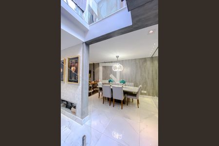 Casa à venda com 288m², 3 quartos e 2 vagasSala