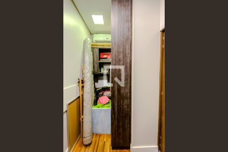 Casa à venda com 288m², 3 quartos e 2 vagasEscritório