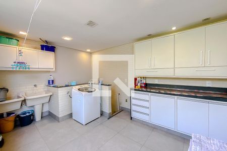 Casa à venda com 288m², 3 quartos e 2 vagasLavanderia