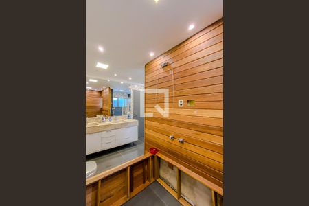 Casa à venda com 288m², 3 quartos e 2 vagasBanheiro da Suíte 1