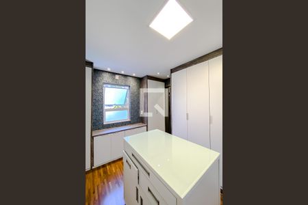 Casa à venda com 288m², 3 quartos e 2 vagasQuarto 1 - Closet