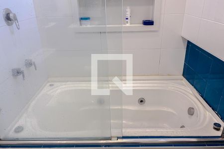 Casa à venda com 288m², 3 quartos e 2 vagasBanheiro da Suíte 2