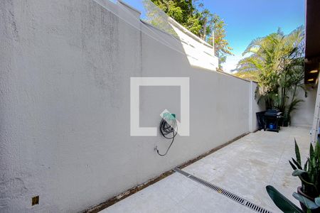 Casa à venda com 288m², 3 quartos e 2 vagasÁrea externa