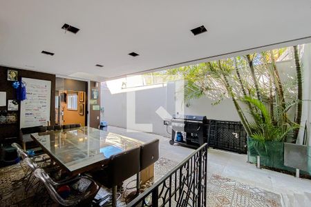 Casa à venda com 288m², 3 quartos e 2 vagasÁrea externa