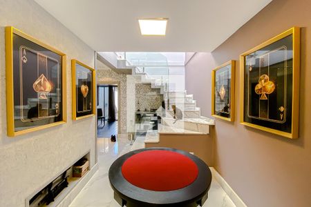 Casa à venda com 288m², 3 quartos e 2 vagasSala