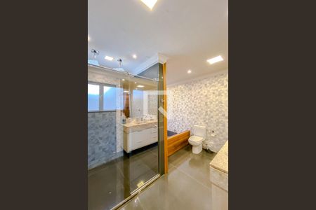 Casa à venda com 288m², 3 quartos e 2 vagasBanheiro da Suíte 1