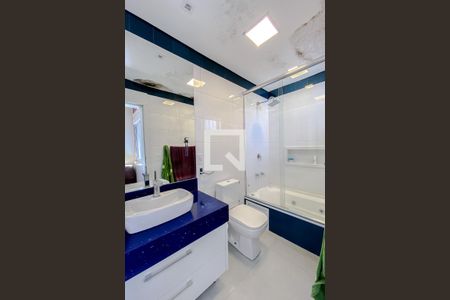 Casa à venda com 288m², 3 quartos e 2 vagasBanheiro da Suíte 2