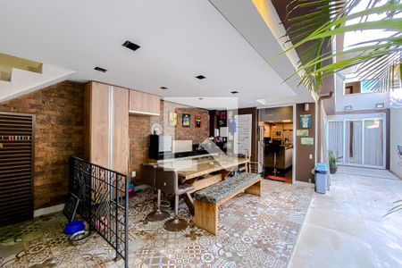 Casa à venda com 288m², 3 quartos e 2 vagasÁrea externa