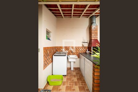 Casa à venda com 170m², 3 quartos e 2 vagas Casa à venda com 170m², 3 quartos e 2 vagasÁrea Externa / Serviço