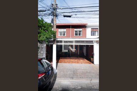 Casa à venda com 170m², 3 quartos e 2 vagas Casa à venda com 170m², 3 quartos e 2 vagasFachada