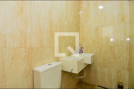 Casa à venda com 263m², 4 quartos e 2 vagasBanheiro da Suíte 2