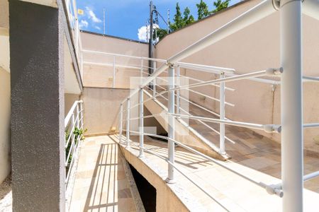 Casa de condomínio à venda com 72m², 2 quartos e 1 vagaEntrada