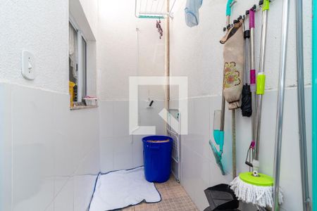 Casa de condomínio à venda com 72m², 2 quartos e 1 vagaÁrea de Serviço