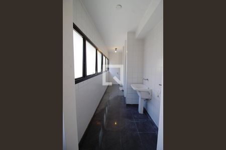 Apartamento à venda com 270m², 3 quartos e 4 vagas Apartamento à venda com 270m², 3 quartos e 4 vagasÁrea de Serviço