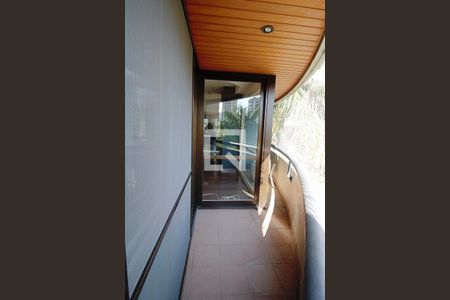 Apartamento à venda com 270m², 3 quartos e 4 vagas Apartamento à venda com 270m², 3 quartos e 4 vagasVaranda da Sala