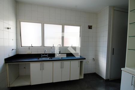 Apartamento à venda com 270m², 3 quartos e 4 vagas Apartamento à venda com 270m², 3 quartos e 4 vagasCozinha