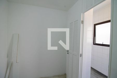 Apartamento à venda com 270m², 3 quartos e 4 vagas Apartamento à venda com 270m², 3 quartos e 4 vagasBanheiro de serviço