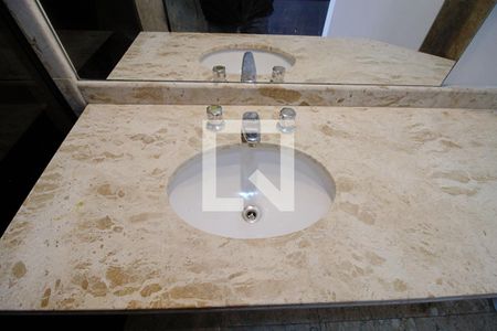 Apartamento à venda com 270m², 3 quartos e 4 vagas Apartamento à venda com 270m², 3 quartos e 4 vagasBanheiro da Suíte 2