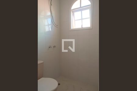Casa de condomínio para alugar com 150m², 3 quartos e 1 vagaBanheiro quarto 1