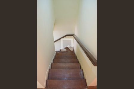 Casa de condomínio para alugar com 150m², 3 quartos e 1 vagaEscadas