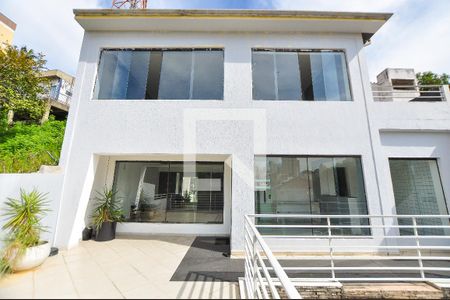 Casa à venda com 190m², 3 quartos e 1 vagaTerraço