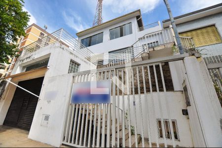 Casa à venda com 190m², 3 quartos e 1 vagaFachada