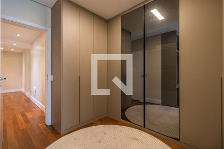 Apartamento à venda com 338m², 4 quartos e 4 vagas Apartamento à venda com 338m², 4 quartos e 4 vagasSuíte 4