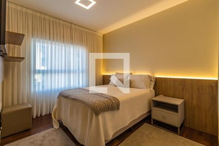 Apartamento à venda com 338m², 4 quartos e 4 vagas Apartamento à venda com 338m², 4 quartos e 4 vagasSuíte 1