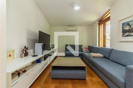Casa à venda com 4 quartos, 579m² em Boaçava, São Paulo