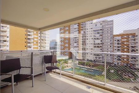 Apartamento à venda com 98m², 3 quartos e 2 vagas Apartamento à venda com 98m², 3 quartos e 2 vagasVaranda da Sala