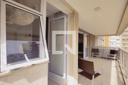 Apartamento à venda com 98m², 3 quartos e 2 vagas Apartamento à venda com 98m², 3 quartos e 2 vagasVaranda da Sala