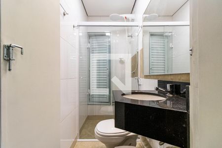 Banheiro de kitnet/studio para alugar com 0 quarto, 38m² em Cambuci, São Paulo