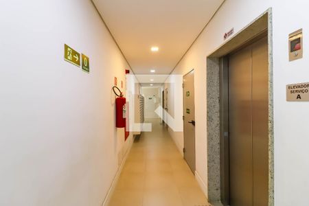 Apartamento à venda com 38m², 1 quarto e 1 vaga Apartamento à venda com 38m², 1 quarto e 1 vagaHall