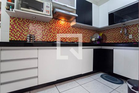Apartamento à venda com 110m², 3 quartos e 2 vagas Apartamento à venda com 110m², 3 quartos e 2 vagasCozinha